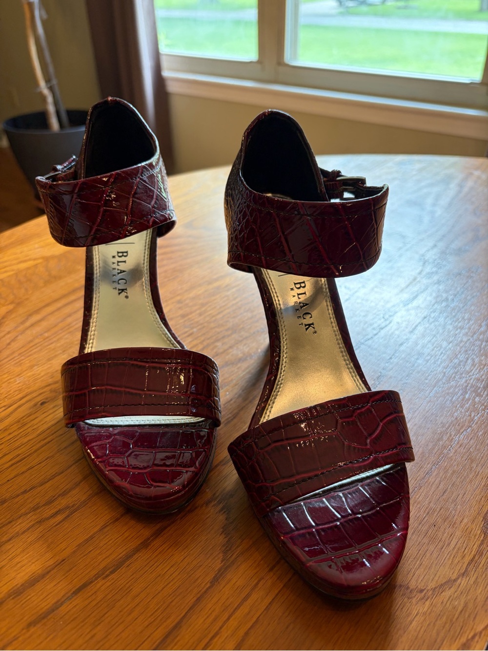 White House Black Market Burgundy Croc-Embossed Strappy High Heels - Picture 6 of 6